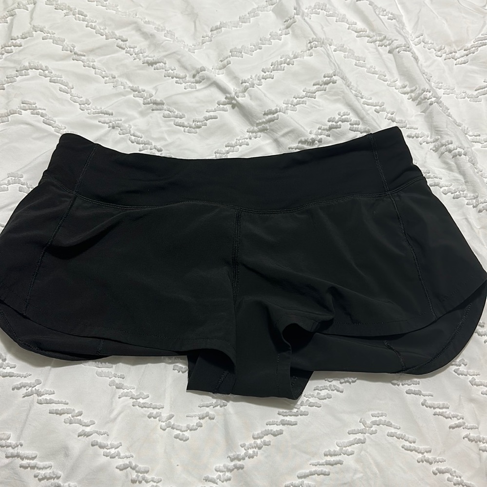 Black Lululemon 2.5” Speed Up shorts